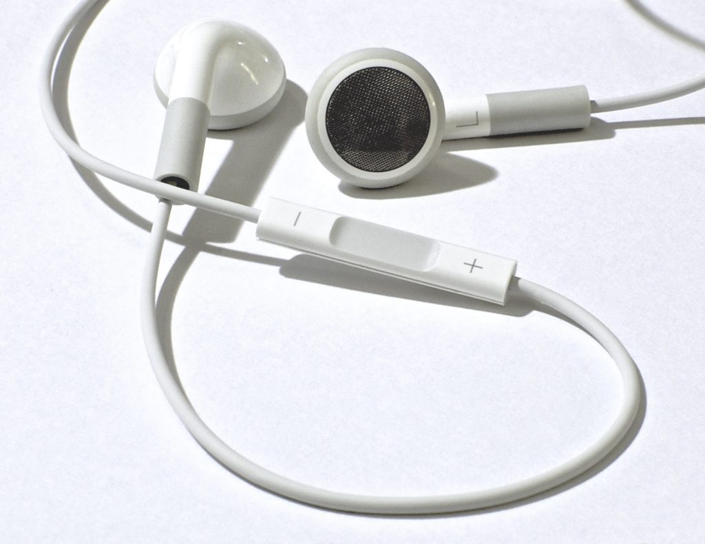 APPLE HEADPHONES